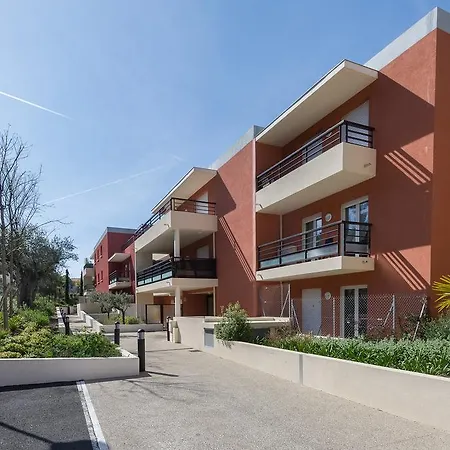 Corniche Fleurie Appartement *