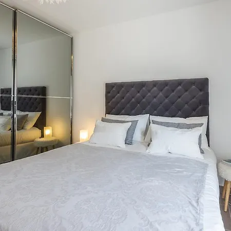 Corniche Fleurie Appartement *