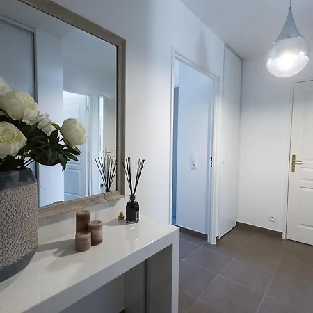 Corniche Fleurie Appartement *